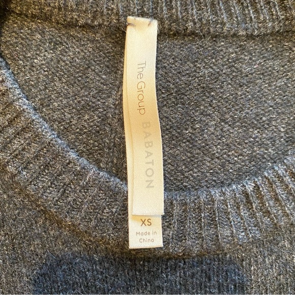 Pure Cashmere Babaton by Aritzia crewneck dark blue sweater XS/S - Picture 5 of 6